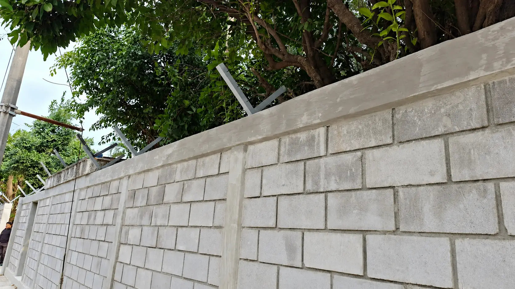 Bardas, cerramientos y obra complementaria