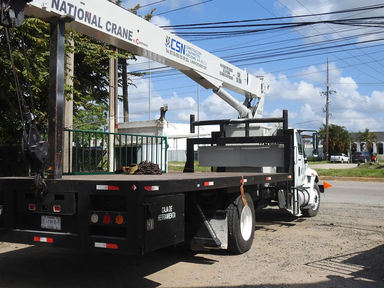 National Crane Titan 500E2