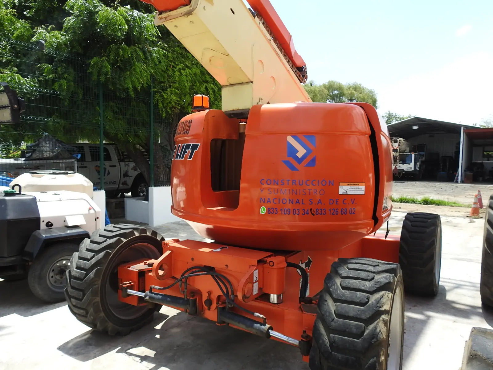 JLG 600AJ